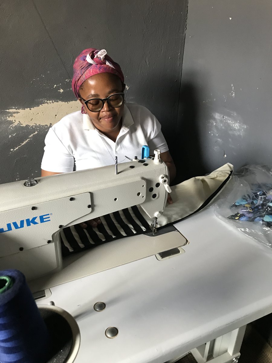 tholleka's tweet image. Ken Siphokazi feels the need to be grateful for such opportunity because she never thought that anyone out there cares for the marginalized groups.
thanks to
#BusinessAndArtsSA
#Pesp3
#DepartmentofSportsArtsAndCulture