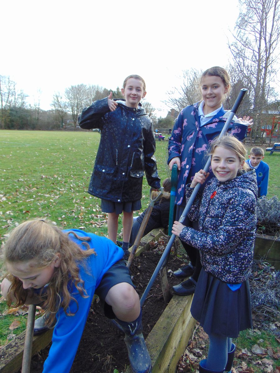 AshfordHillPS's tweet photo. Year 5/6 Hornbeam class have been enjoying the great outdoors doing some Farming, Sowing and Seeding! #youngfarmers #outsidelearning #primaryschool #havingfunlearning https://t.co/INHjdcV0wI