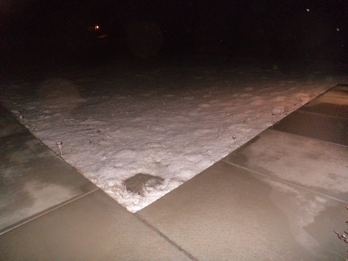 McGourt5's tweet photo. Snow day or should I say snow night. It was all gone by lunch time. #PahrumpNevada #DesertWinter #Snow #MohaveDestert https://t.co/7igjhX5QW4