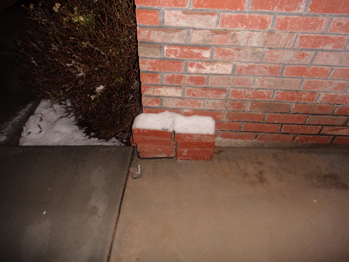 McGourt5's tweet photo. Snow day or should I say snow night. It was all gone by lunch time. #PahrumpNevada #DesertWinter #Snow #MohaveDestert https://t.co/7igjhX5QW4