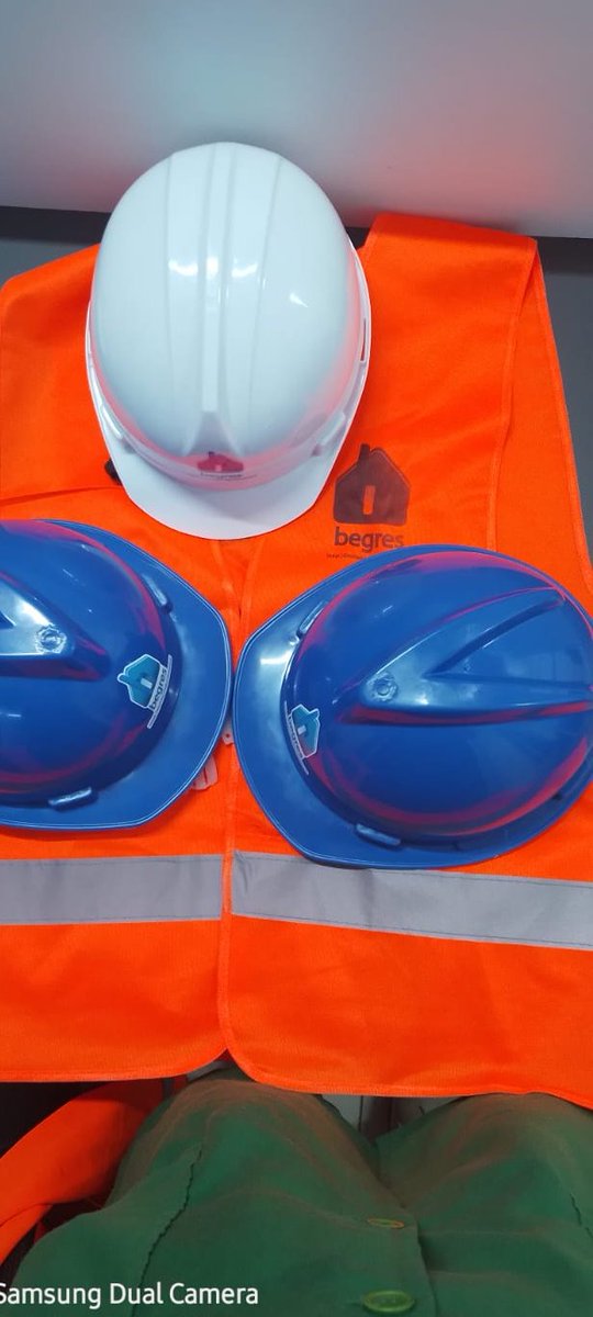 Begres_Kenya's tweet photo. Safety first at Begres! Our employees are equipped with helmets and reflectors to ensure their protection on-site. #safetyfirst #construction #Begres https://t.co/VeQsmGj827