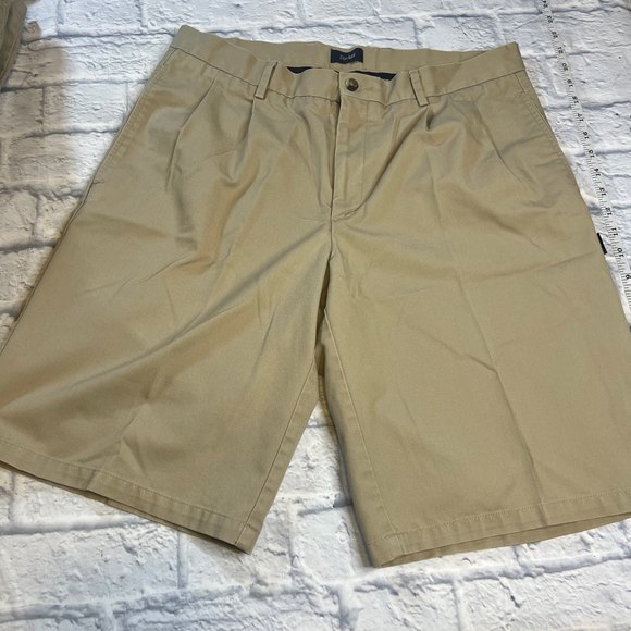 eabe222's tweet photo. So good I had to share! Check out all the items I'm loving on @Poshmarkapp #poshmark #fashion #style #shopmycloset #americanapparelinc #parker: https://t.co/O8HGAYn9WQ https://t.co/k7OWq4ugph