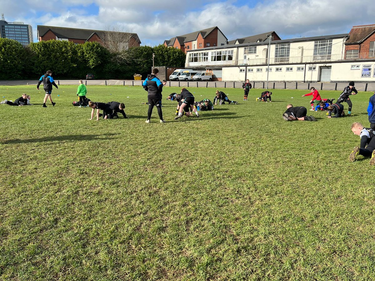 DRA_Community's tweet photo. Day 3 is up and running at our @TataSteelUK Skills Camps @rodneyparade. Our youngsters are already getting stuck in ready for some tackle technique skills 💪 #ContactPrep 
@PinchTygan @stevelewis38 @kburgess81 @JacInclusion @howellsethan https://t.co/dNWyMXGZYI