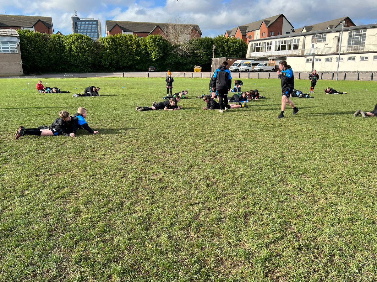 DRA_Community's tweet photo. Day 3 is up and running at our @TataSteelUK Skills Camps @rodneyparade. Our youngsters are already getting stuck in ready for some tackle technique skills 💪 #ContactPrep 
@PinchTygan @stevelewis38 @kburgess81 @JacInclusion @howellsethan https://t.co/dNWyMXGZYI