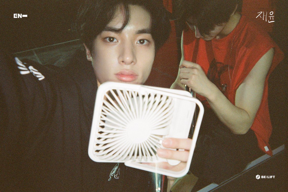 ❄️얼음별 tweet media
