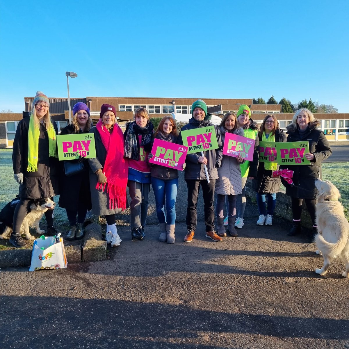 EISUnion's tweet photo. Members at Mosshead Primary are strike-strong on the picket line today, as they fight for a fair pay rise. #EISStrike #PayAttention https://t.co/GpWI3iUFCP