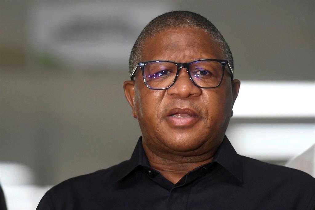 News24's tweet image. ANC&apos;s Mbalula launches attack on André de Ruyter labeling him a ‘failure and right wing’

ow.ly/rk9x50N0muw