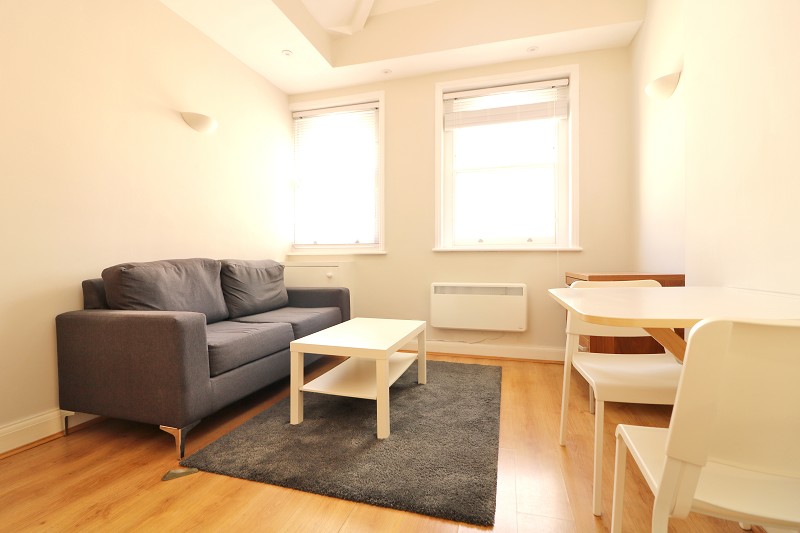 EllenderEstates's tweet photo. NEW: Kensington Gardens Square #NottingHill #Bayswater. Flat - 1 bed £1,650.00 pcm https://t.co/O6Z3Cr6GkT