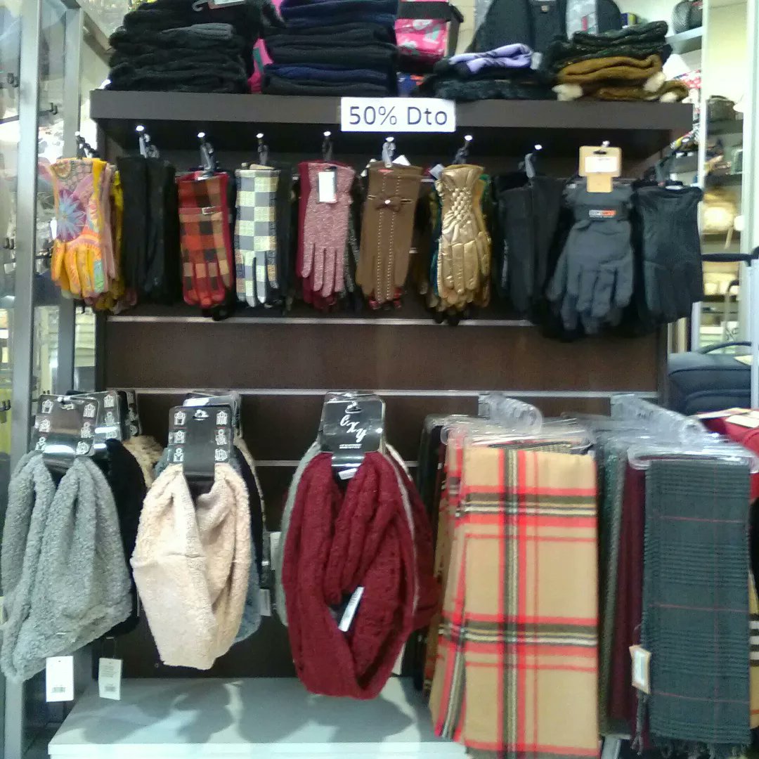 cylcomplementos's tweet photo. LIQUIDACIÓN DE COMPLEMENTOS DE INVIERNO❄️!!!. No temas al frío, ven a C&L Complementos y llévate un gorro, bufanda, guantes... A MITAD DE PRECIO!!
💻https://t.co/E0DpN4Kmen
📞920226114
📱640661421
#CyLComplementos
#MaletasÁvila
#ComplementosÁvila
#rebajas
#descuentos https://t.co/Ue9lE0Bu9s