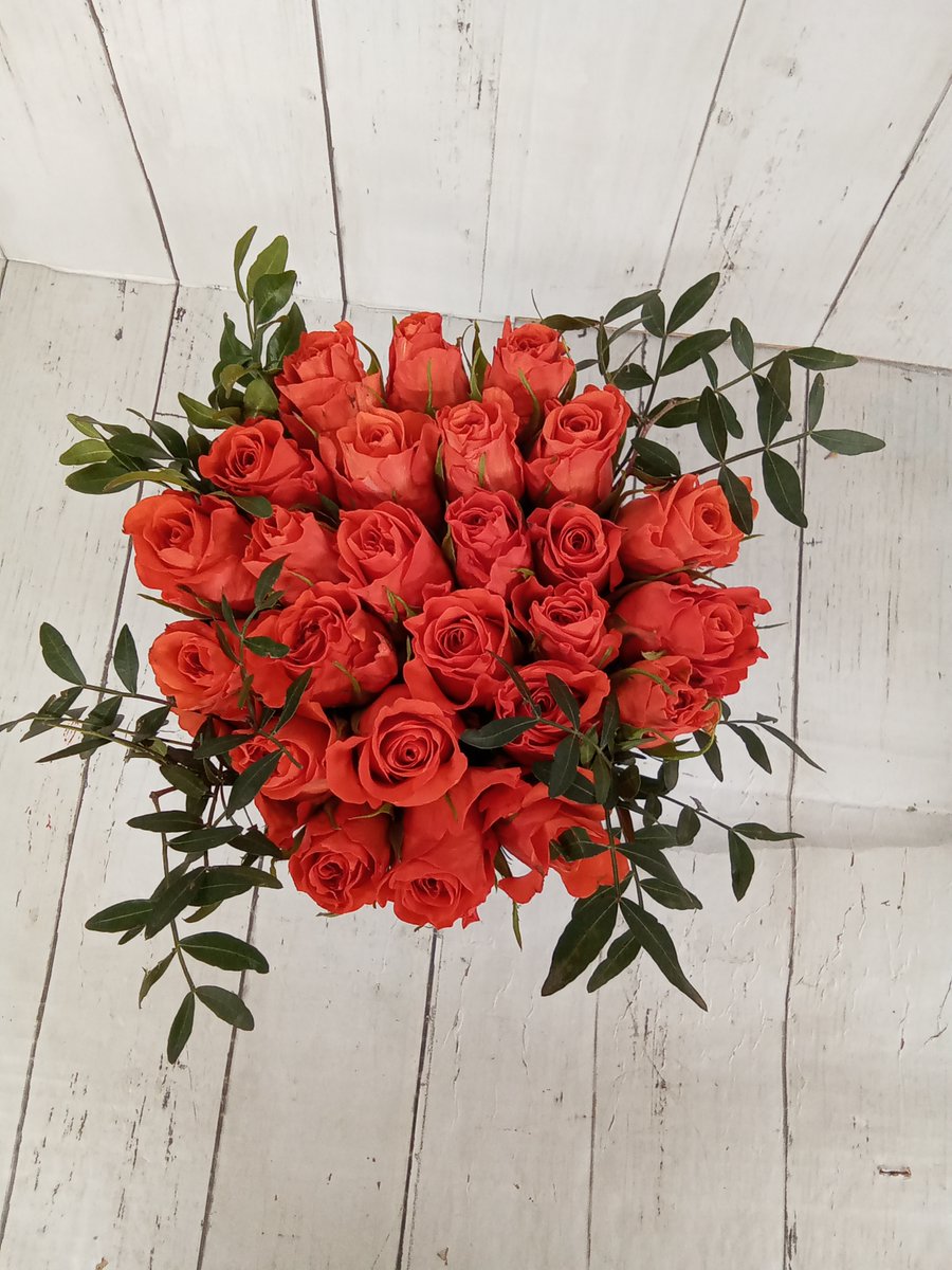 Happy #Thursday everyone! ☺️Order a #bouquet to bring #positivevibes into your home! 💐😍🤗☺️
#fresh #flowers #freshflowers #flowerdelivery #freedelivery #uk #london #ukdelivery #londondelivery #ukflowers #londonflowers #ukflorist #londonflorist #thursday