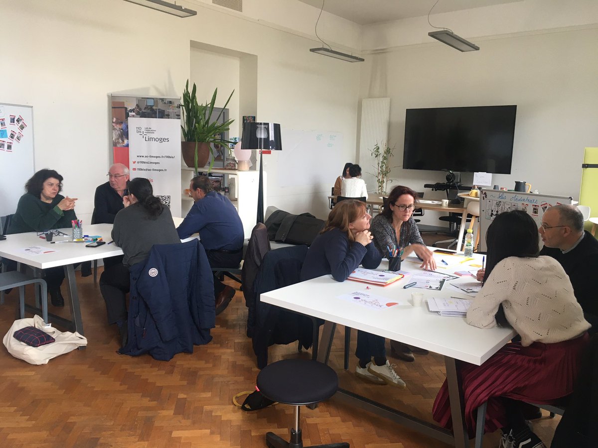 110bisLimoges's tweet photo. Faire la promotion de l’#école pour les #EFIV, enfants de familles itinérantes et de voyageurs très éloignées de l’école : la thématique de la session de travail collaboratif du #Casnav avec le lab #110bis @aclimoges, en partenariat avec l’APEV 87 et l’association MA CAMPING 87. https://t.co/su95LduR45