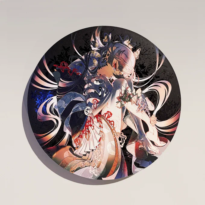 米山舞の新作「RAY - TWILIGHT」は、京都の伝統工芸士「京からかみ 丸二」様との共作の元、伝統文様を手彫りした木版に様々な顔料などを調合した絵具を使用し、和紙に一枚ずつ手作業で摺り上げて作ったからかみと、LEDを融合させて完成した作品です。 