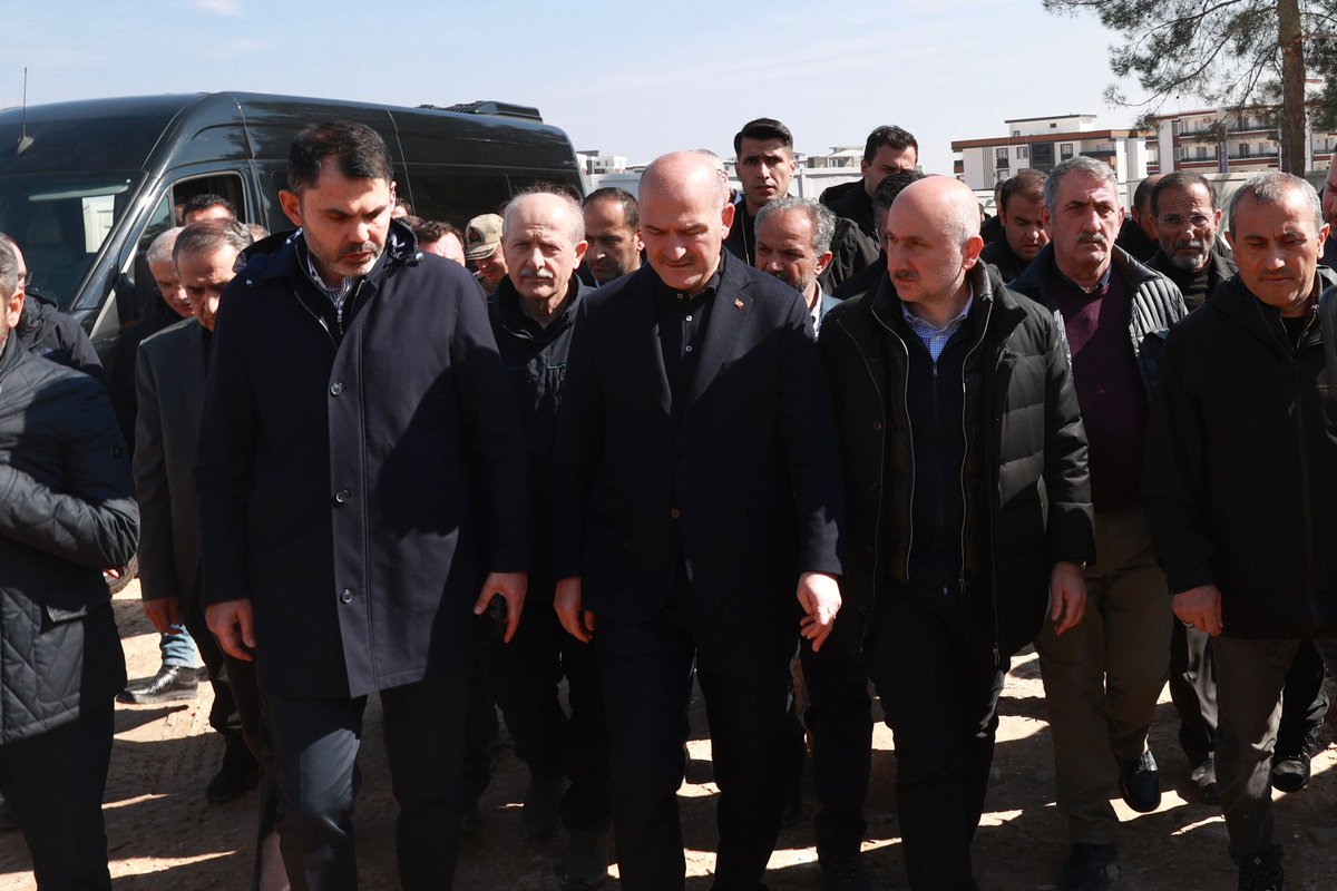suleymansoylu's tweet photo. Depremin yaralarını el birliğiyle, güç birliğiyle hep birlikte saracağız...

📍Adıyaman Altınşehir Mahallesi Geçici Konaklama Merkezi (Konteyner Alanı)
@murat_kurum @akaraismailoglu https://t.co/xN55FqApWD