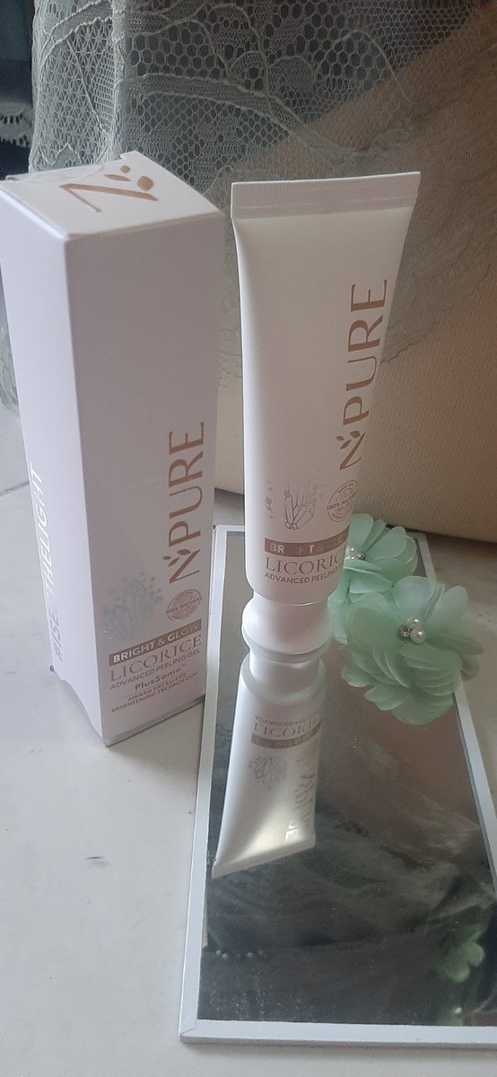 Persiapan buat war sm daki di malem jumat😭 Pake npure licorice peeling gel biar sel kulit mati terangkat krna percuma pake skincare kalo sel kulit mati numpukkk..