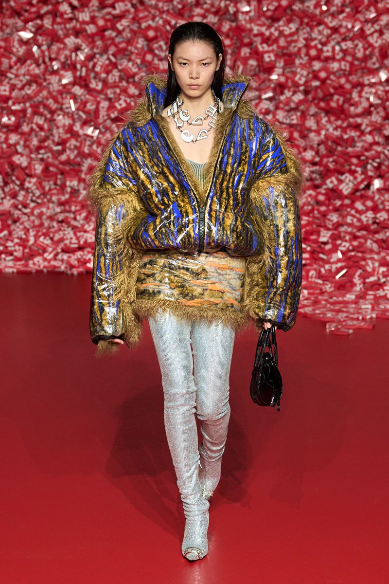 BOTTEGAHOENETA's tweet image. for his fw23 glenn martens blowtorched biker jackets, painted faux fur, used nylon deadstock covered in plastic and heated until it melted enough to be what martens calls a coat. some of these techniques previously only used on producing cars.