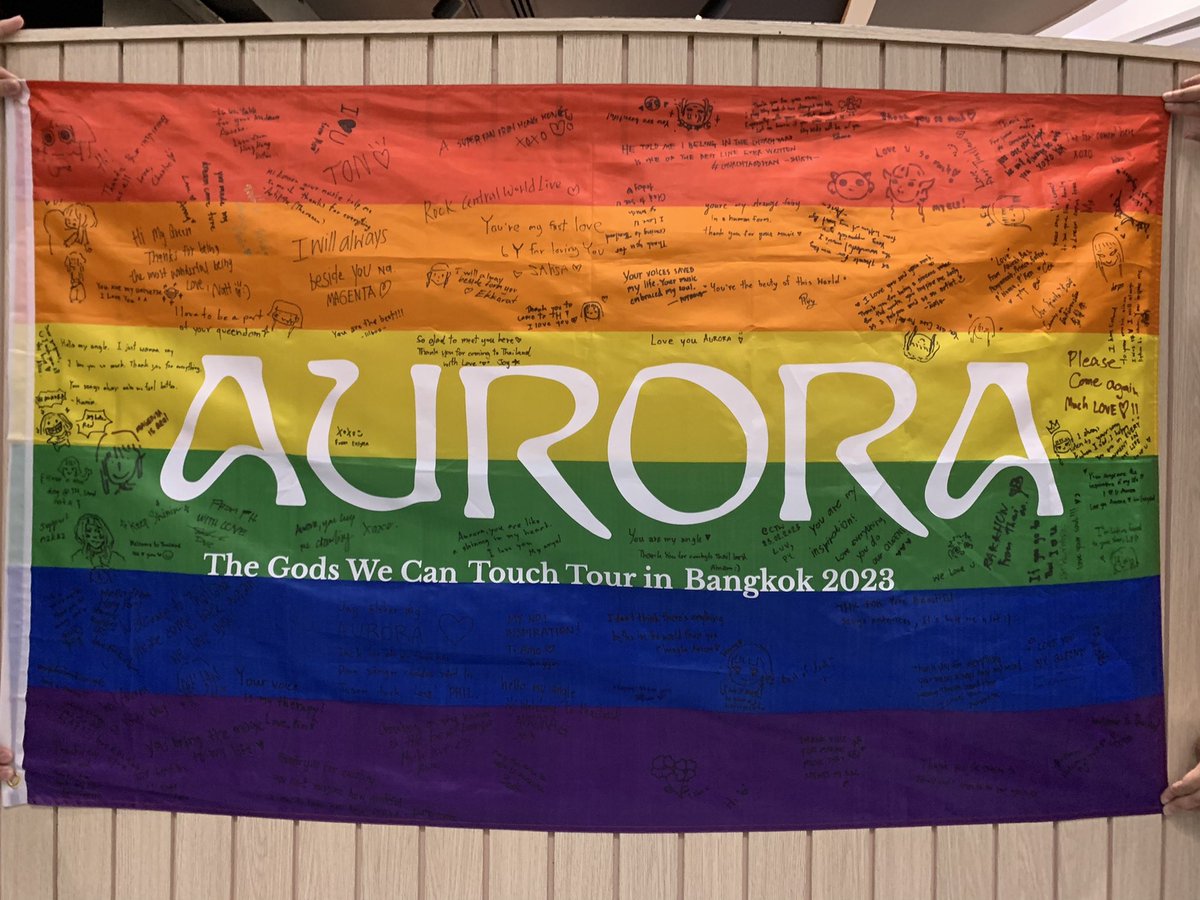 missjay____'s tweet image. You guys are making me cry
ขอบคุณทุกคนมากๆ เลย ที่มาช่วยกันเติมเต็มธงพื้นนี้ให้สมบูรณ์ 🥹🤍🤏🏽

#TheGodsWeCanTouchTourTH #AuroraTH2023
#Aurora2023