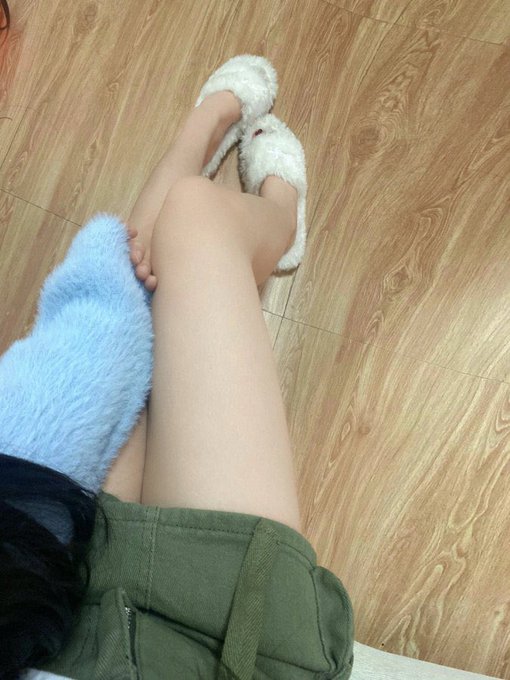 CathyHa04320288's tweet photo. 好久不更新~点赞+转发
#送私照 #美腿 https://t.co/kBgqGIDPU7