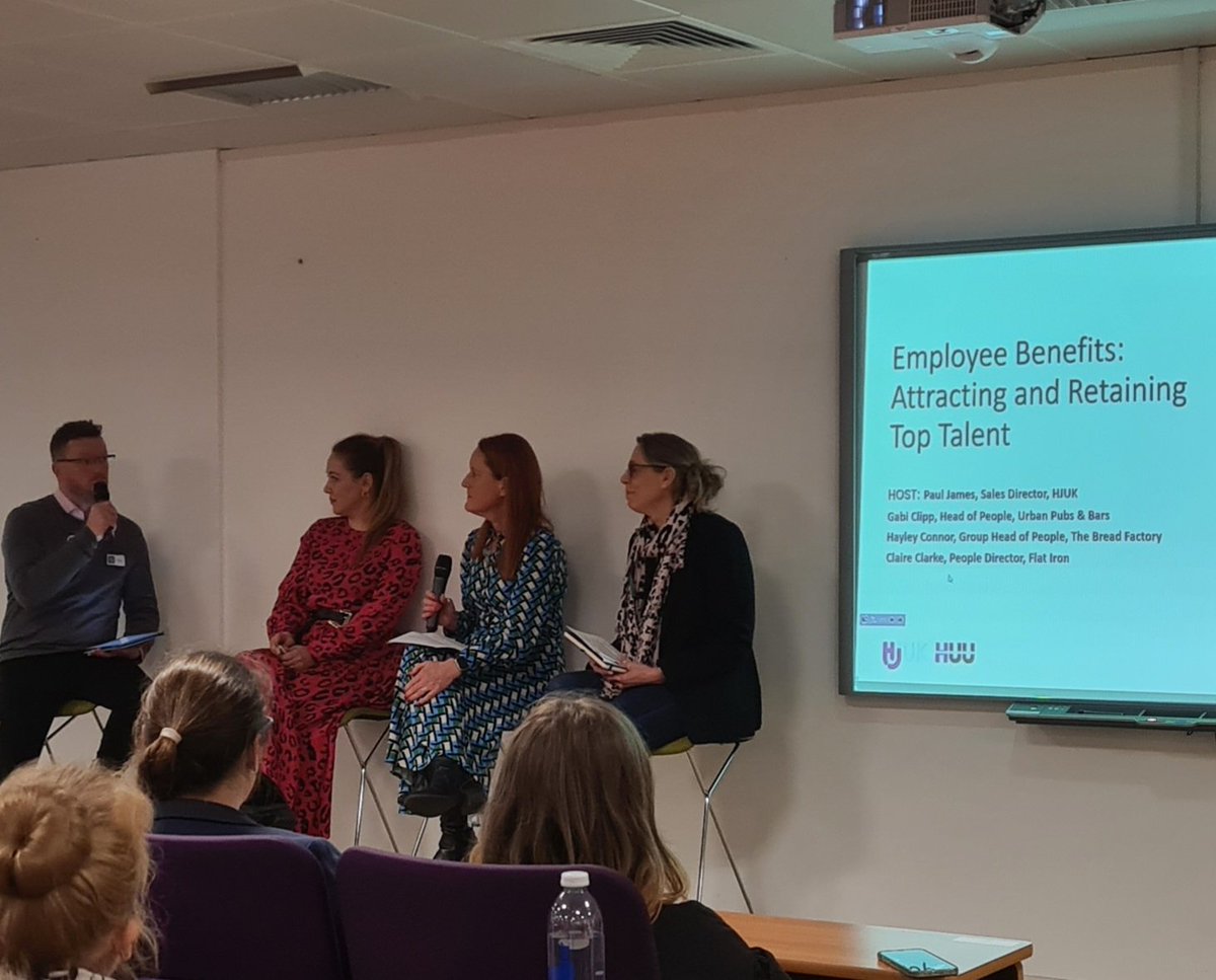 Roy_HarriUK's tweet photo. Paul @HJUKJobBoard suburbly chairs all-star panel on benefits.
Rotas in advance, accurate pay, Finwell tech, long service recognition, bday (or day after bday!!) off, choice of benefits for all key points raised, ability to pick up or swap shifts.
#HJUKConference @Yellow_sunbeam https://t.co/d3CGv4nDWu