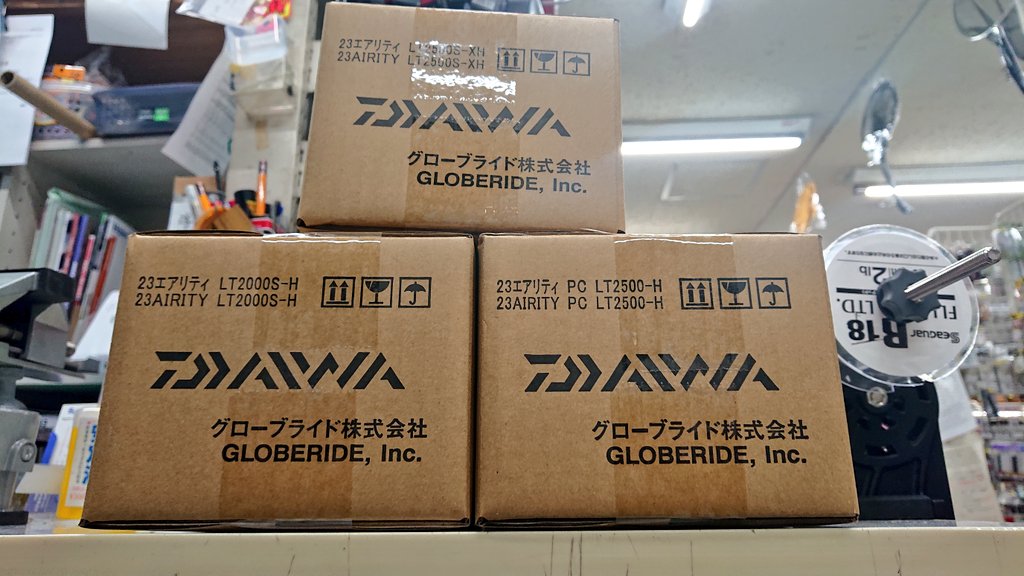 troutfisher33's tweet image. 銭フェス(鮎竿展示会)は3月12日開催。トップトーナメンターの方々も来店します！#小沢剛  #ダイワはシークレット #AIRITY  #daiwa  #新製品  #大量入荷(写真は1部)  #埼玉  
#つり具の銭屋