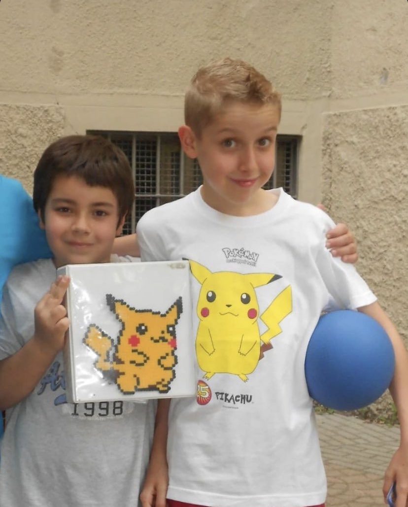 ParliamonePod's tweet photo. Pokémon è sempre stata quella passione in comune che ci portiamo dietro da una vita intera, dai tempi delle elementari con la 4ª gen ad oggi.
A distanza di più di 15 anni dal nostro approdo in questo mondo auguriamo a tutta la community un buon #PokemonDay 
#PokemonTogether https://t.co/HxkIOPEEYm