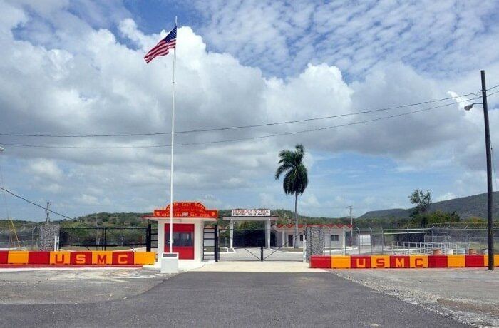 Buenos días #Cuba 🇨🇺 
De las 800 bases militares que tiene EEUU por el mundo, una está en mi país. Es ilegal además, pero dicen que los terroristas somos nosotros. #DevuelvanGuantánamoYa