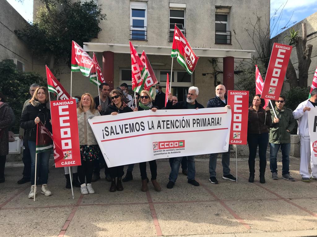 ccoocadiz's tweet photo. 🚨 El PP está preparando la privatización de la Atención Primaria andaluza. 📢 ¡La atención primaria es prioritaria!
🏥 Seguimos saliendo a la calle en todas las provincias para defenderla.
📍Hoy en nuestra provincia, en #PtoReal CS Ribera del Muelle
💚 #SalvemosAtenciónPrimaria https://t.co/t8HgsEWp0G