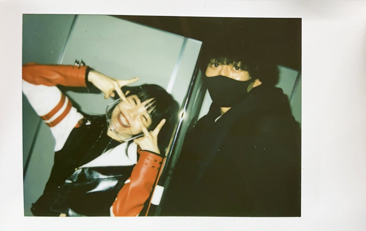 クソ「BiSHのアイナとはこれが最後のチェキかも、、」 アイナ「BiSHの