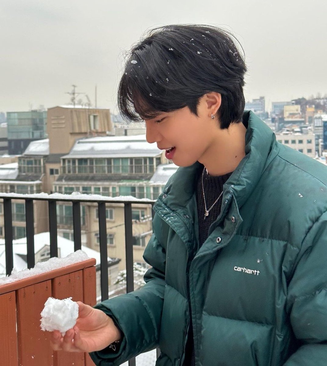 BringLYMBack's tweet photo. [230126] #WIUSTAGRAM @/y0ung_wiu 

Eng: ❄🌨 Be careful not to catch a cold!! https://t.co/iISpXslOzC