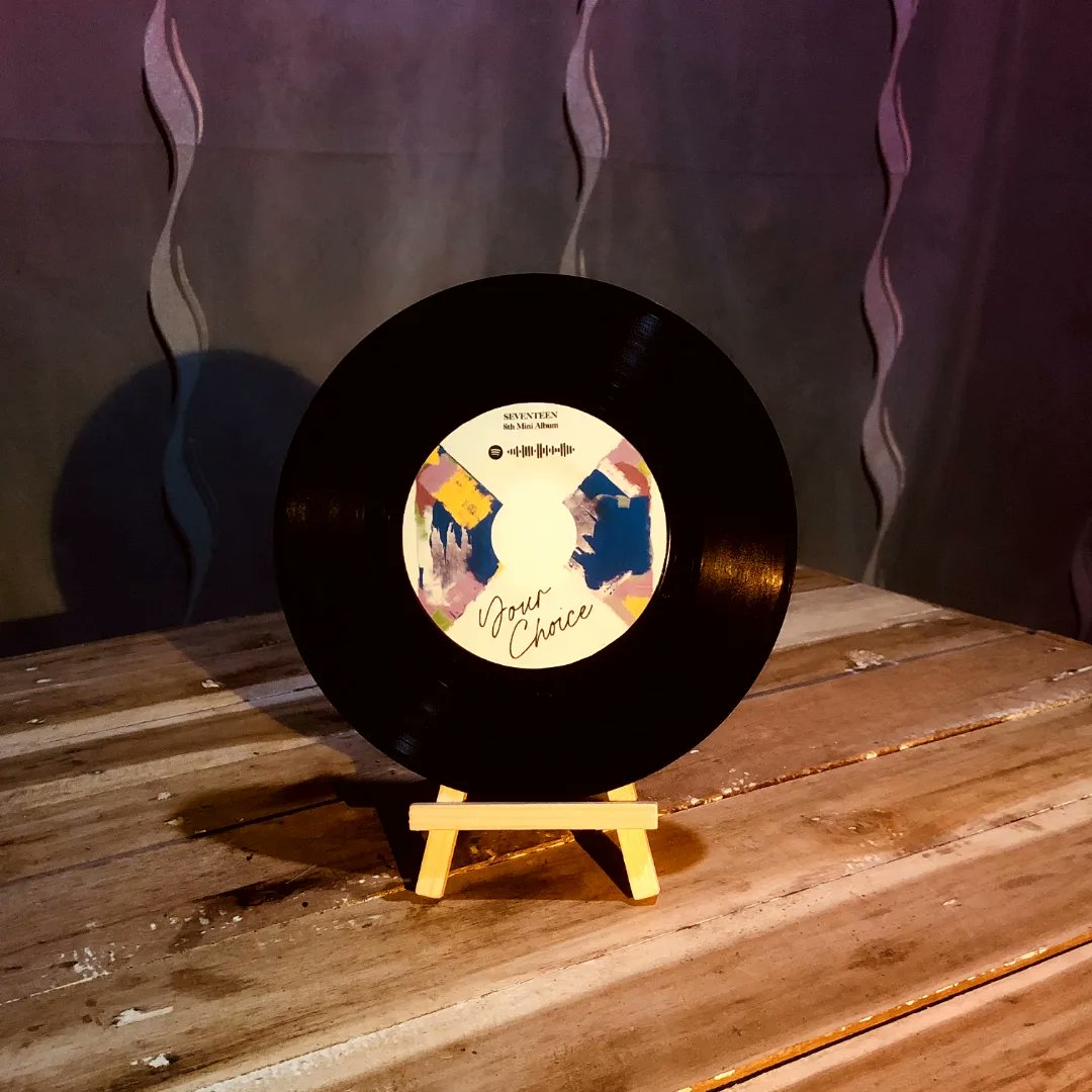 Mymaigifts's tweet photo. Prettyyyy vinyl record customized with svt album cover. Also with spotify code! Kabog nostalgia!

#vinylrecord #svt #custom #giftidea #gift #retrogiftset #kpop #album https://t.co/dAyJMH5FhJ
