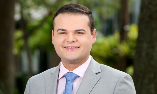 OrangeCoSheriff's tweet image. We are grieving with our media partners at @MyNews13 over the tragic loss of Dylan Lyons, shot and killed while reporting from a homicide scene. 

@SheriffMina: "No one in our community, not a 9 year old child or a media professional should become of victim of gun violence."