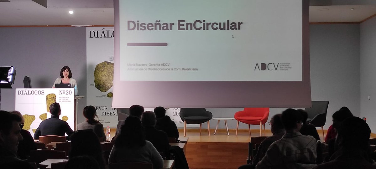 ADCV_com's tweet image. &quot;Hay que pasar de diseñar para las personas a diseñar con las personas para el planeta&quot; María Navarro, @manavato.
encircular.es
#EnCircular *Proyecto que cuenta con el apoyo de @GVAavi.

 #DiseñoCircular #SomosADCV #Diálogos23 #Diseño #encuentrosdiseño @EASDvalencia