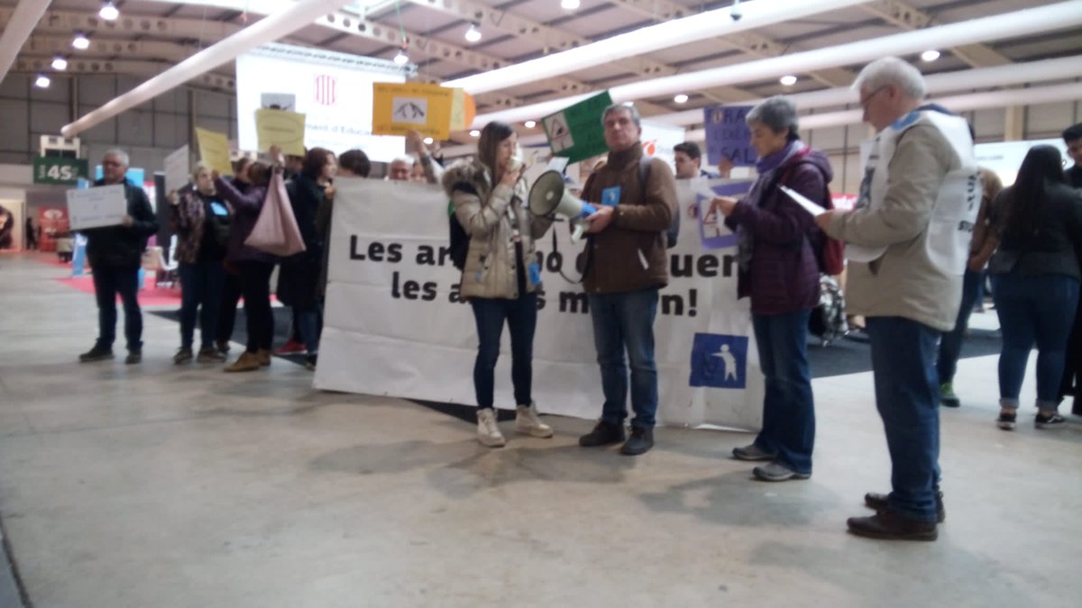 Acció de denúncia de la presència de l' Exèrcit al saló FormaOcupa a Lleida, que contravé el codi ètic de Fira Lleida i la moció 55/XI del Parlament.
<a href="/desmilitarlleid/">Desmilitaritzem Lleida</a> 
<a href="/desmilitaritzem/">desmilitaritzem</a> 
<a href="/USTECSTEs/">USTEC•STEs (IAC)</a>
