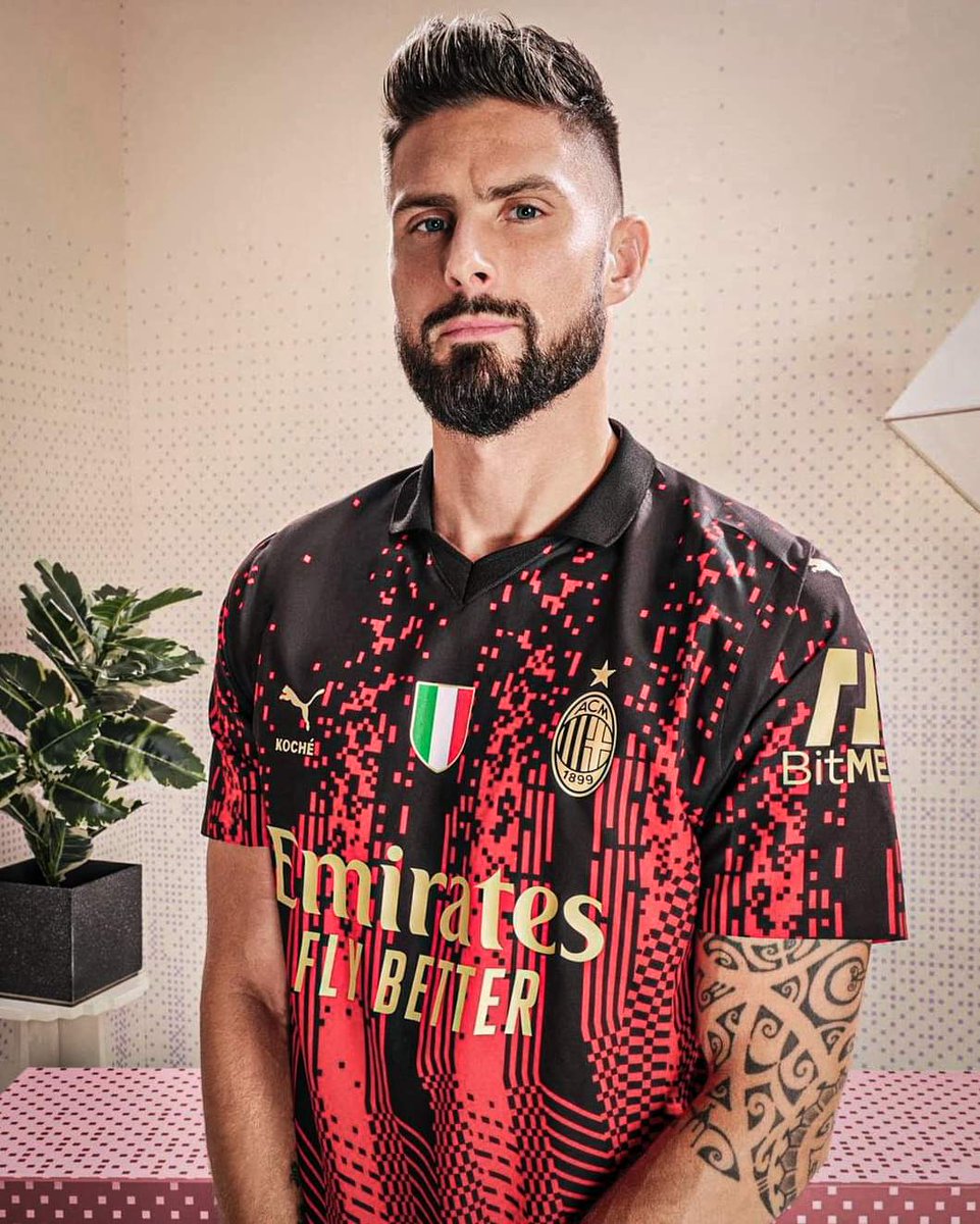 RICHTV21's tweet photo. AC Milan and Puma have dropped their new fourth kit in collaboration with fashion brand KOCHÉ 🔥 🇮🇹 
#richiesports #RICHTV #puma https://t.co/BdeXFVLndp
