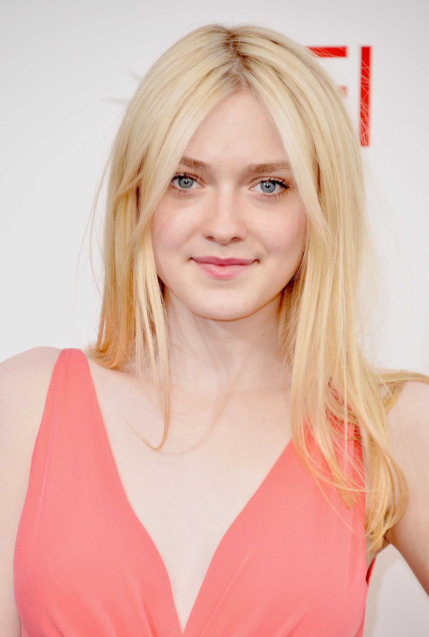 Happy Birthday Dakota Fanning! 