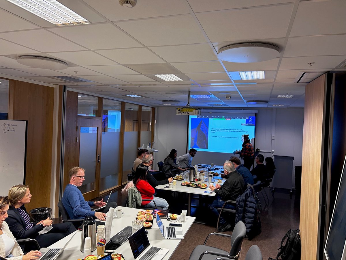 CIR_Stavanger's tweet photo. Again great interest in todays presentations:
Rudresh Pandey: The impact of employee diversity on innovation process and performance
Ali Türkyilmaz: Managing Digital Transformation
Kamila Kulmambetova: Efficacy of Various Techniques for sea ice in Aquaculture in Norway https://t.co/tPgoaiRoc4