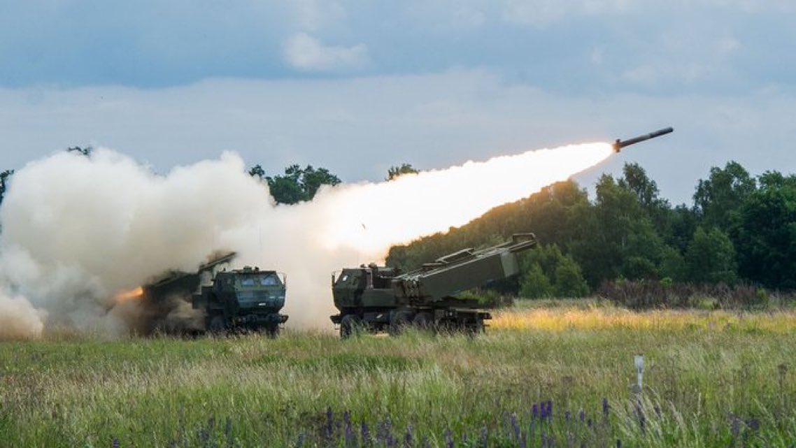 isonmayu's tweet photo. Polonia terminó la aprobación tácita para la notificación del Congreso de los EEUU. para un contrato de casi 500 lanzadores Himars para #Polonia. Esto significa que el Congreso aprobó la compra de los sistemas de artillería de largo alcance de última generación.
#PutinIsGenocidal https://t.co/NYCzoEe2zk