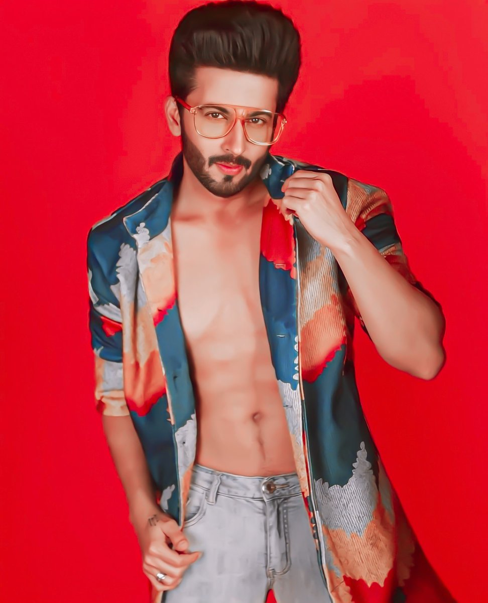 AkshayaPriya18's tweet photo. How sexy 
DHEERAJ'S 10YRS ON TWITTER
#DheerajDhoopar https://t.co/ITPtTKDED9