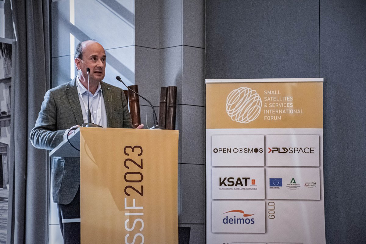 atlanTTic_uvigo's tweet photo. Esta semana, Fernando Aguado, investigador de #atlanTTic e docente de @EETelecoVigo, está en Málaga participando no Small Satellites &amp; Services International Forum @SSSIForum. 🙌

#UVigo #Satelites #SmallSatellites #Tecnoloxia #Aeroespacial #Telecomunicaciones https://t.co/XM7vd6YaXa