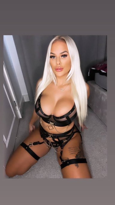 FREE NUDES HERE 👇😜 https://t.co/U2U5RF2Yb8 https://t.co/MMxciCA3Ho