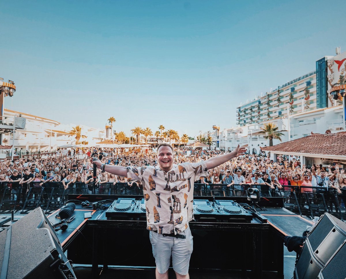 stmpdrcrds's tweet photo. We can’t get enough of @MalarkeyUK ! His new release with KEYTON out Friday 🗝️ https://t.co/uxezBf4QqF https://t.co/K7mzanLlS7