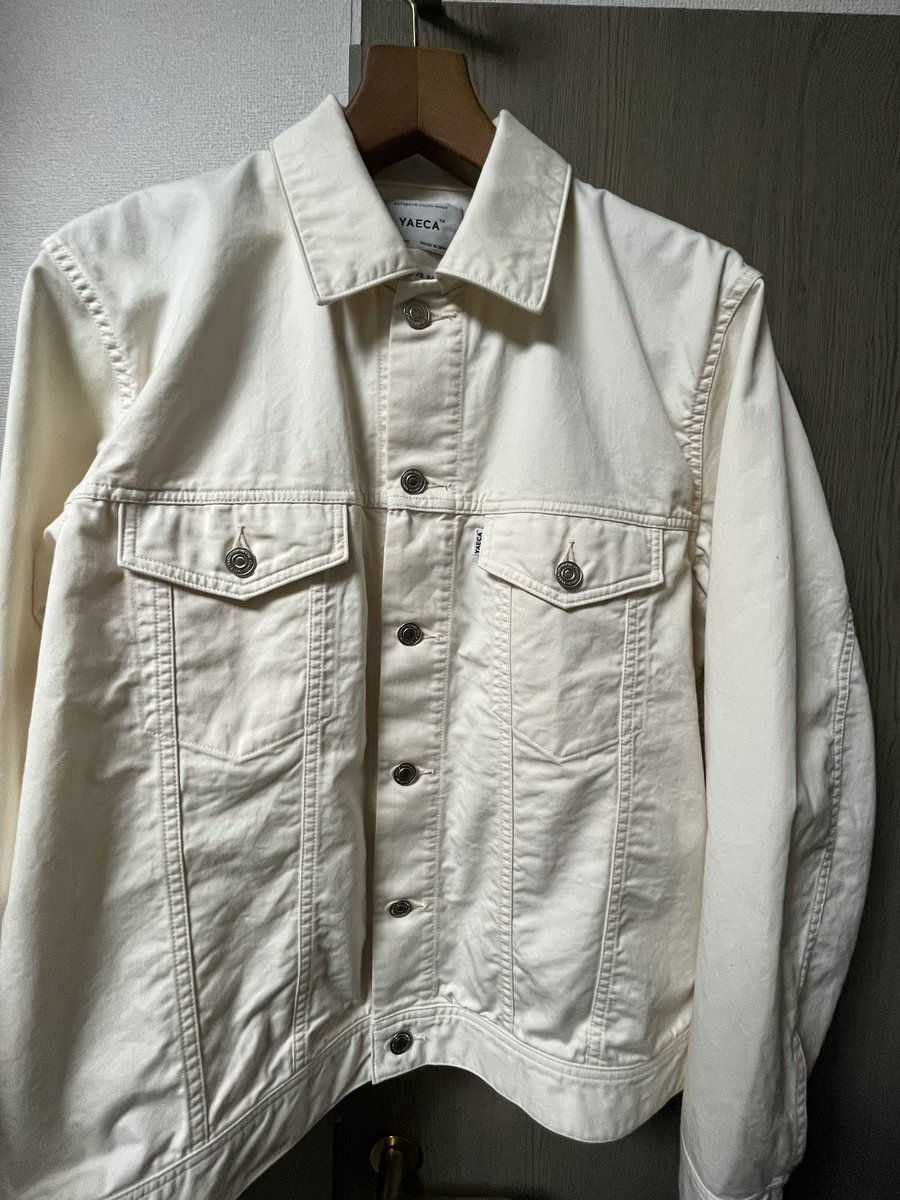 tomo_sento33r's tweet photo. Gジャンはデニム地しかないと思っていて今まで買わなかったけど、
店員さんと話していたら気になって試着したんよ。シャツ生地なみに薄く、しっくり来て結局は買った😆✨店員さんの提案が良くスラックスに革靴やベイカーパンツやスウェットにも合わせやすそうだから
春先に早く着たいなぁ☺️✨✨
#yaeca https://t.co/tbalV7SKw4