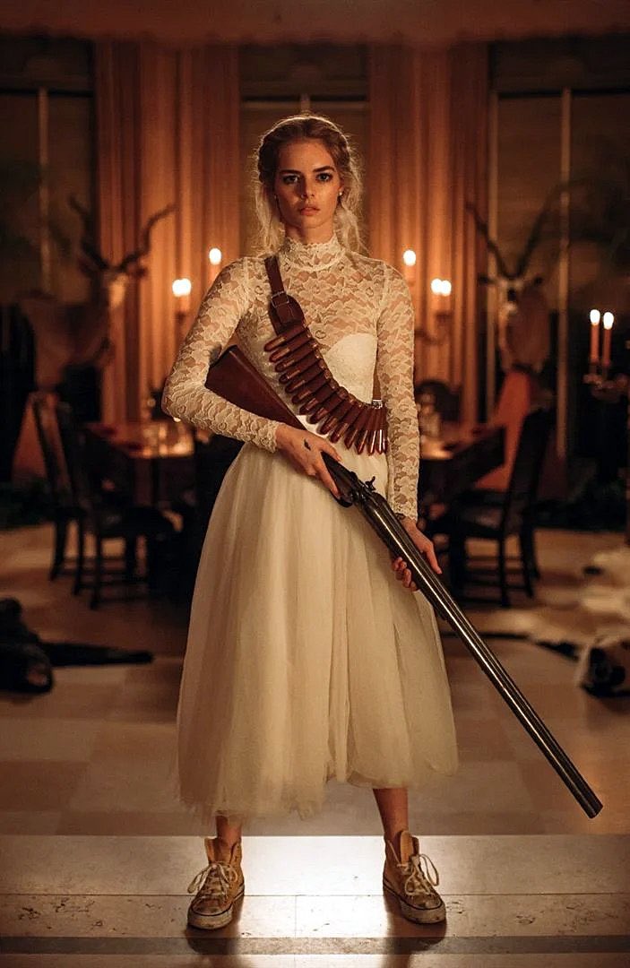 Happy Birthday to Samara Weaving ! 