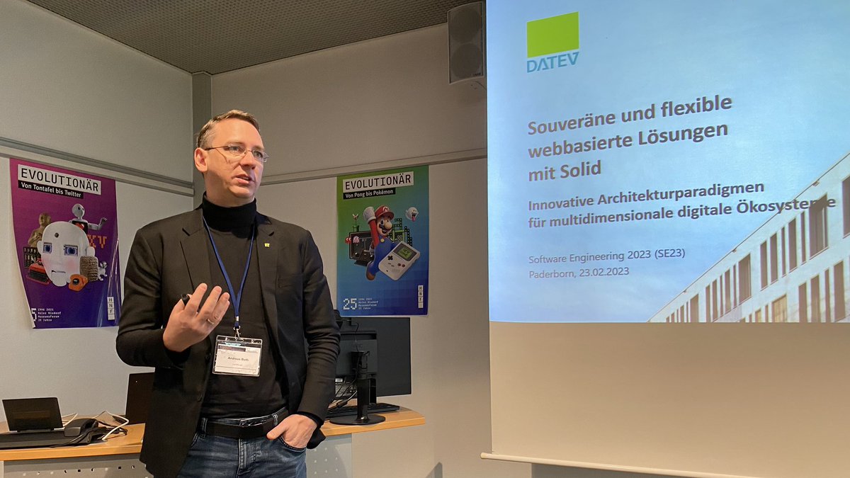 stsauer13's tweet image. #Softwarearchitektur für #Softwarequalität eines Lösungsportfolios mit 2,6 Mio. Nutzern in Deutschland. Souveräne und flexible webbasierte Lösungen mit Solid – Innovative Architekturparadigmen für multidimensionale digitale Ökosysteme. Prof. Dr. Andreas Both, DATEV eG #SE23