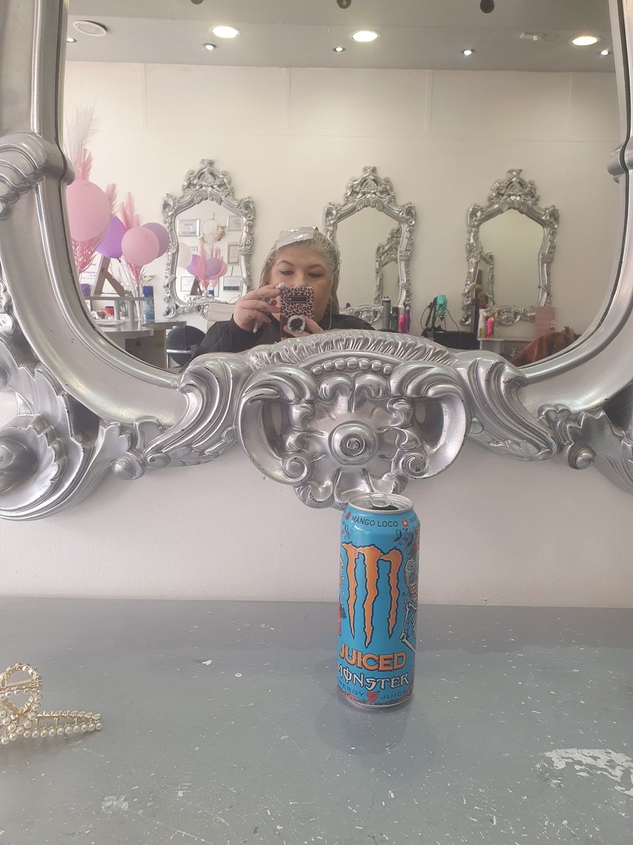 Sugar_Kane1's tweet photo. Bleach on. Time for a little change π€
#hairdresser #bleachedhair #timeforsomethingnew https://t.co/vYSjRWhVjh