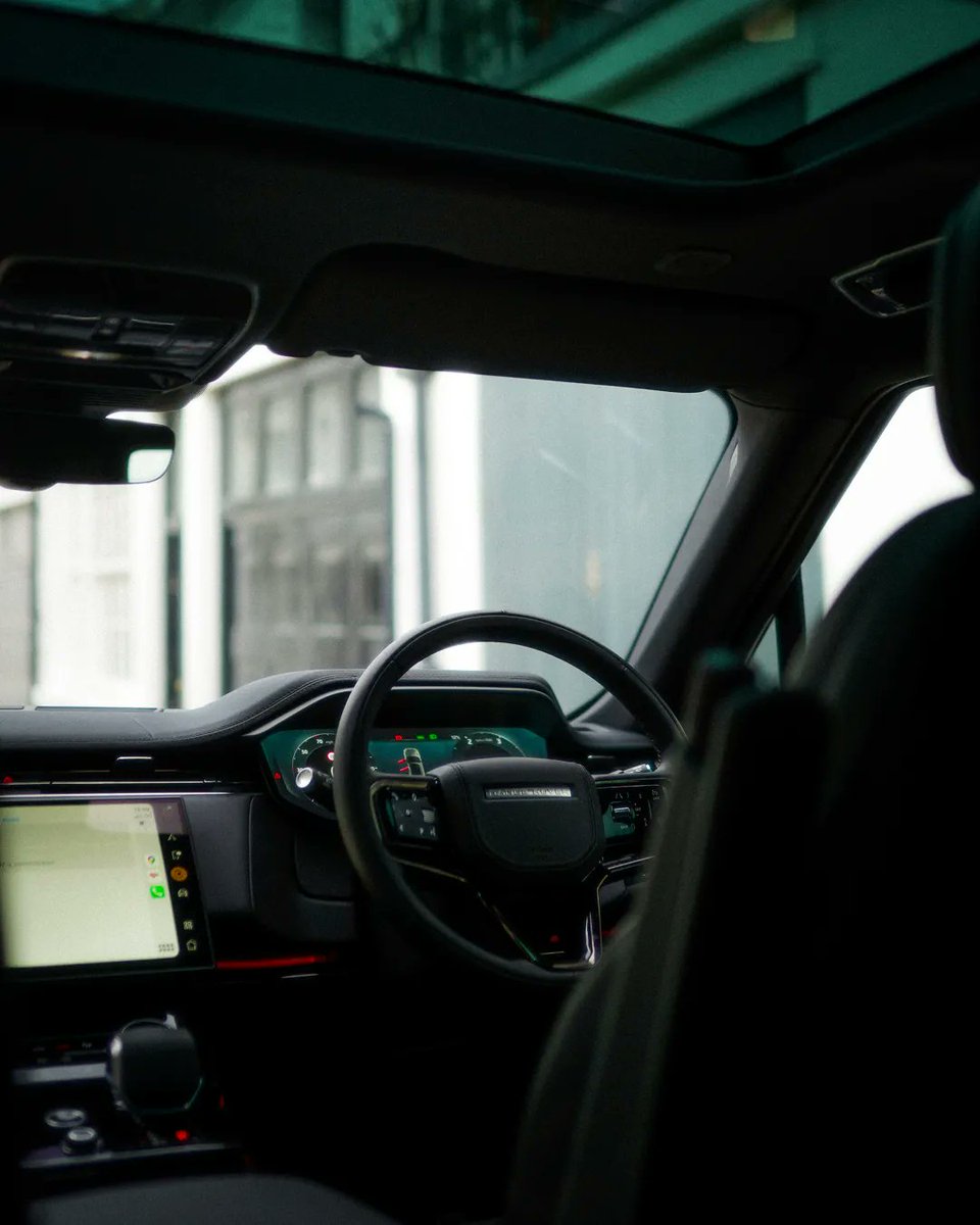 hertzdream's tweet photo. A Range Rover to rent is the perfect family car for travelling in winter around England. These off-road capable vehicles allow for a highly comfortable driving experience no matter where you go.

https://t.co/xIzkAjQjnF https://t.co/7wsKJ18xE3