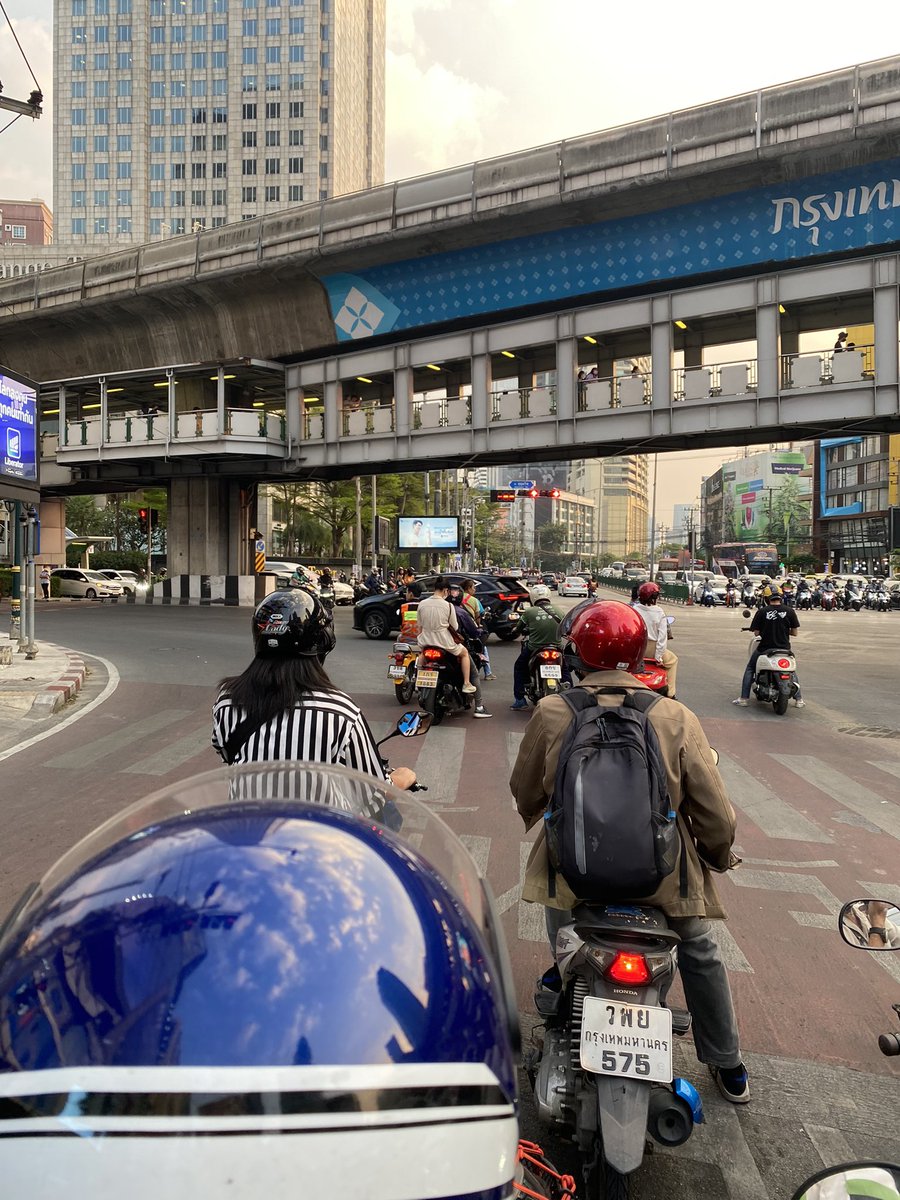 LizetteZambran4's tweet photo. Brave enough to take the motorcycle today just to make it to this networking event at #Fabbit #Bangkok #Startup https://t.co/43QaPxAqkN