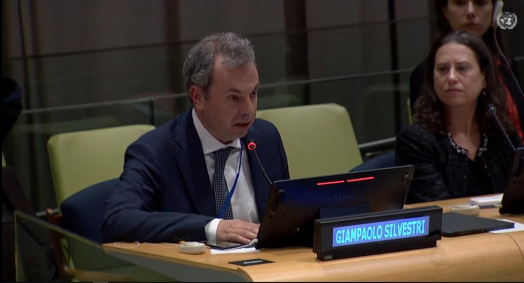 FondazioneAVSI's tweet photo. "Our experience has shown the importance of 3 factors in responding to #children's needs in conflicts:
✅a multi-sectoral, holistic approach
✅a #community approach
✅putting #education first"

@GpSilvestri on #ChildProtection, sharing AVSI's approach at #UN event on #Ukraine. https://t.co/jCwhb6V7iO