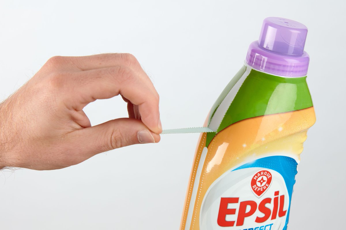 planet_tracker's tweet photo. We believe shrink labels are a sustainable option as they cover the bottle and therefore remove the need for a coloured container.
Shrink sleeves are printed labels that are heat-wrapped to the shape of the container https://t.co/iV5IXzAglH #packaking #plasticpollution https://t.co/4uUdJEisXd