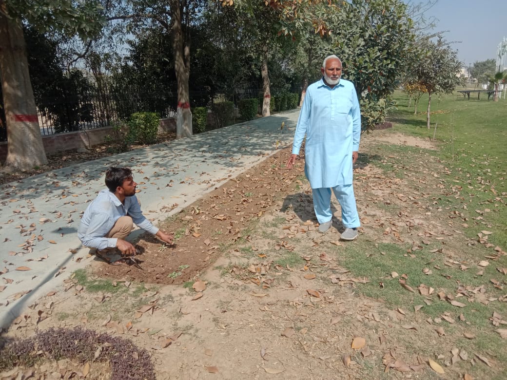 IEP_Town's tweet photo. Parks Watering Cleaning &amp; Maintenance Work in Progress.

#malikshahbazalikhokhar #President #engineerstown #cooperative #society #Lahore #parkswatering #cleaning #maintenance #workinprogress https://t.co/ZePBsmmKFu