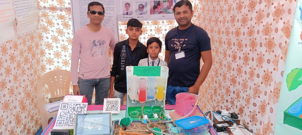 DirectorNilesh's tweet photo. Memorable moments; #ChildScientists of #Gujcost #ScienceClub #Khajuri Pri. School with Hon’ble Cabinet Minister Dr.@kuberdindor Sir &amp; Director of #GCERT Sh.D.S.Patel Sir  in State Level #Maths,#Science #EnvironmentalFair

@narottamsahoo @InfoGujcost @dstGujarat @pkumarias @vnehra https://t.co/ruwyslk8rA